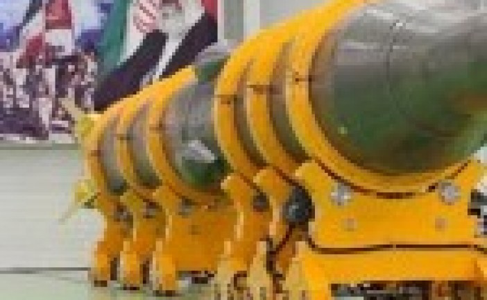 L’Iran présente 30 missiles balistiques d’une portée de 2.000 km