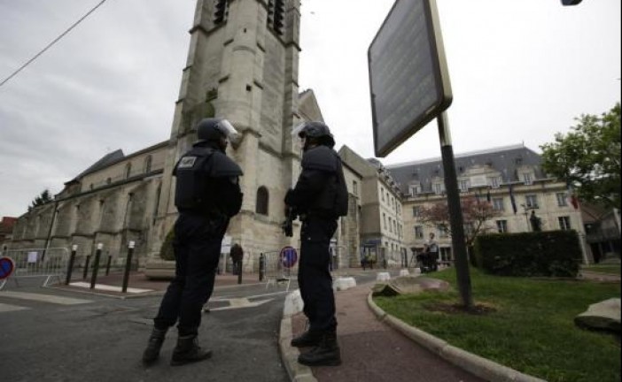 Attentat déjoué à Villejuif: les trois gardes à vue prolongées