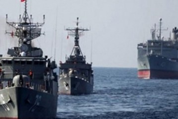 Des navires iraniens ont « harcelé » un bateau américain