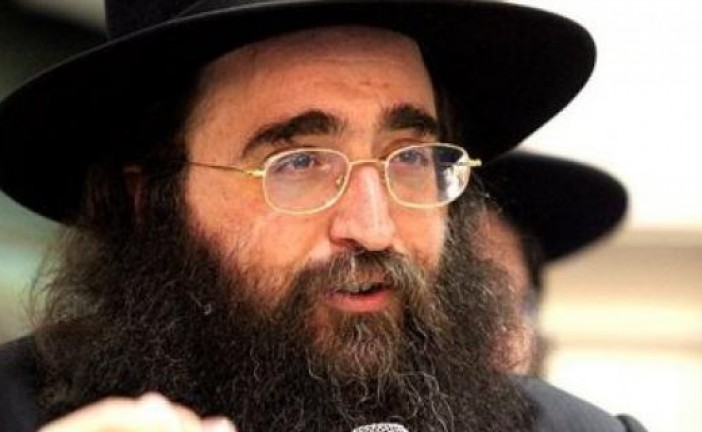 Le Rav Pinto victime d’un malaise à son arrivée en Israël