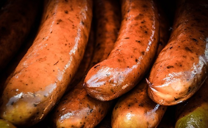 Israël pourrait devenir le premier exportateur de saucisses Hallal vers l’Arabie Saoudite !