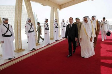 Rafale : Hollande est arrivé au Qatar pour la signature officielle du contrat