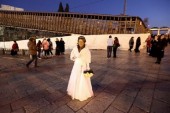 Une mariée arrêtée par la police Israélienne sur le Mont du Temple.