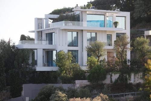 ©PHOTOPQR/NICE MATIN ; Sébastien Botella CANNES LE  26/08/2015 La villa de Robert Dahan à Cannes Le P.-d.g. de Sarjel, maison mère des supermarchés Franprix et Leader Price est décédé ce mercredi alors qu'il visitait sa villa en construction.