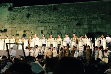 Cérémonie au Kotel, à la mémoire des  Soldats tombés  durant la guerre de Tsuk Eythan