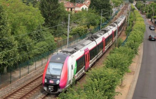 Deux jeunes hommes ont été condamnés à trois ans et 18 mois de prison pour « apologie d’actes terroristes » dans un Transilien entre Paris et Mantes-la-Jolie, ce dimanche. (LP/Olivier Boitet.)