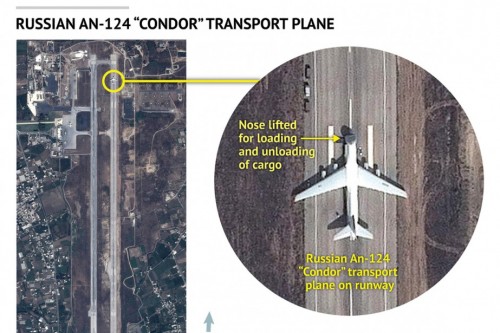 Sur cette image satellite fournie par une firme américaine, un avion de transport russe Antonov An-124 est vu sur le tarmac de l'aéroport militaire de Lattaquié, en Syrie, le 15 septembre. Le renseignement américain affirme aujourd'hui que la Russie a déployé 28 avions de combat au pays d'Assad.