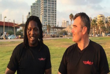 Vidéo – Claude Njoya, champion de combat, donne des conseils pour se protéger contre les attaques au couteau en Israël