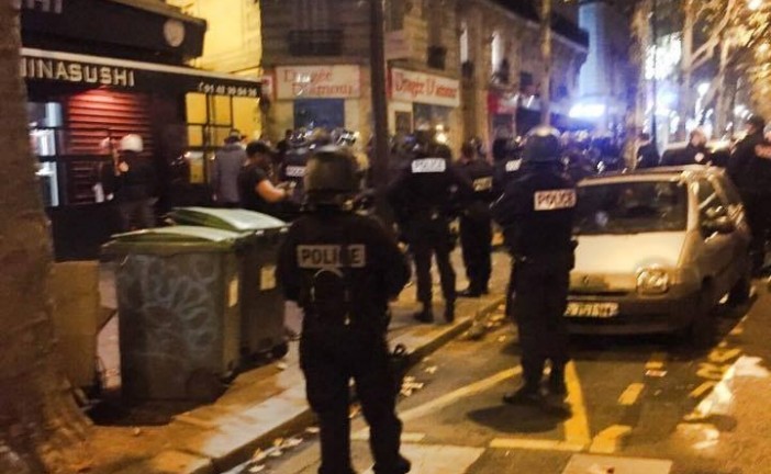 Photo : Lundi 2 Novembre 2015 20 h30  à Paris – Boulevard Voltaire à ceux qui ont voulu cacher la verité