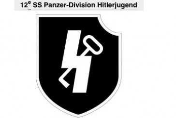 Un écusson de la 12e Panzerdivision SS sur le casque d’un CRS français!