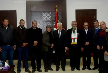 Juste après l’attentat de Jérusalem, Mahmoud Abbas invite des familles de terroristes