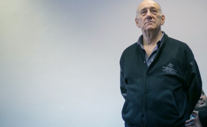 19 mois de prison ferme pour l’ancien Premier ministre Ehud Olmert.