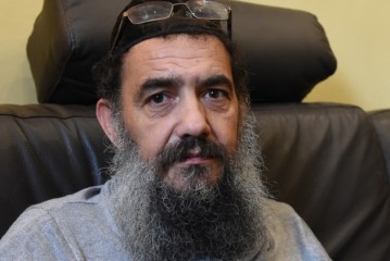 L’enseignant juif soupçonné d’avoir menti sur son agression se tient à sa version.