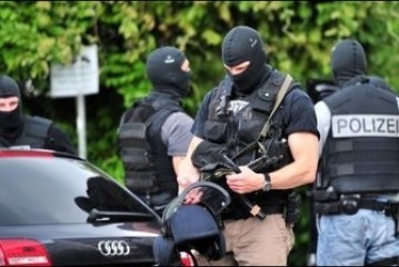 L’Allemagne intercepte des terroristes de Daesh parmi les migrants, dont  un commandant de haut rang de l’organisation Etat islamique.