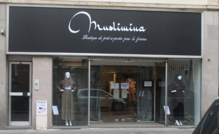 La ministre du Droit des femmes fustige: « Les magasins vendant des vêtements islamiques sont irresponsables »