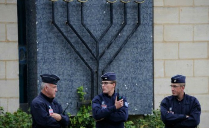 Des policiers musulmans refusent de protéger les synagogues françaises.