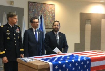 « Savoir qu’Israël porte le deuil avec nous est réconfortant », la cérémonie intime en l’honneur du touriste américain tué dans l’attentat de Jaffa.