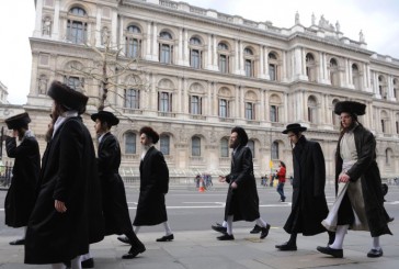 « Les juifs cherchent à contrôler le monde » apprend une école islamique à ses tout jeunes élèves en Angleterre.