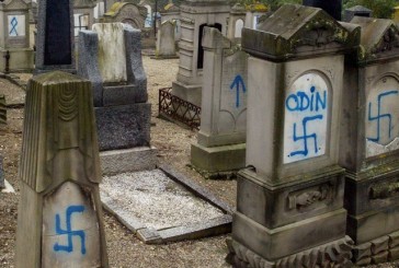 Des croix gammées en ferrailles découvertes dans le carré juif d’un cimetière à Avignon.