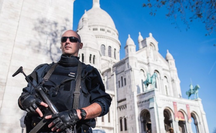 Paris : Paris: Cinq Syriens soupçonnés de vouloir acheter des Kalachnikov interpellés cette nuit