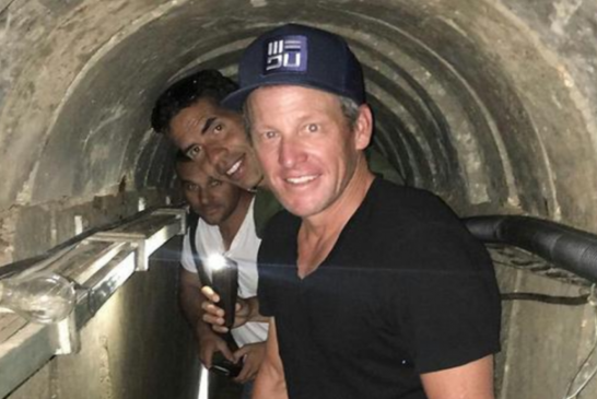 en-israel-lance-armstrong-visite-les-tunnels-du-hamas-et-porte-luniforme-de-tsahal