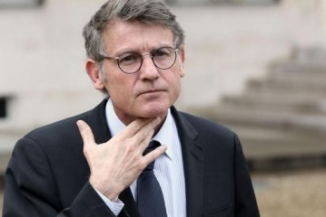 Accusé de devoir 20.000 euros au PS,Pour Vincent Peillon, la couleuvre ne passe pas !!!