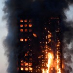 Londres un incendie spectaculaire ravage une tour d'habitation au coeur de la ville