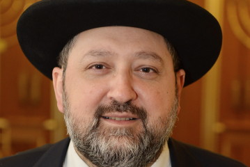 « Torath Israël » – Par le Rav Shélomo ZINI Vayétsé : Jacob décide de sauver sa vie et sa famille.