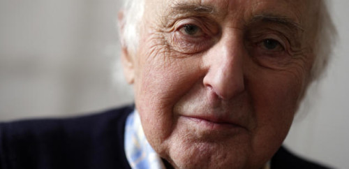 Elie Buzyn, a holocaust survivor deported to Auschwitz, poses  on January 21, 2015 in Paris.   AFP PHOTO / LIONEL BONAVENTURE (Photo by Lionel BONAVENTURE / AFP)