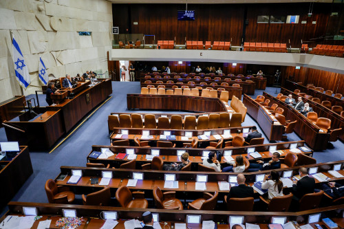 Discussion and a vote on a bill to dissolve the Knesset, at the assembly hall of the Israeli parliament, in Jerusalem, on June 22, 2022. Photo by Olivier Fitoussi/Flash90 *** Local Caption *** בחירות תאריך כנסת מליאה הצבעה פיזור הכנסת טרומי טרומית