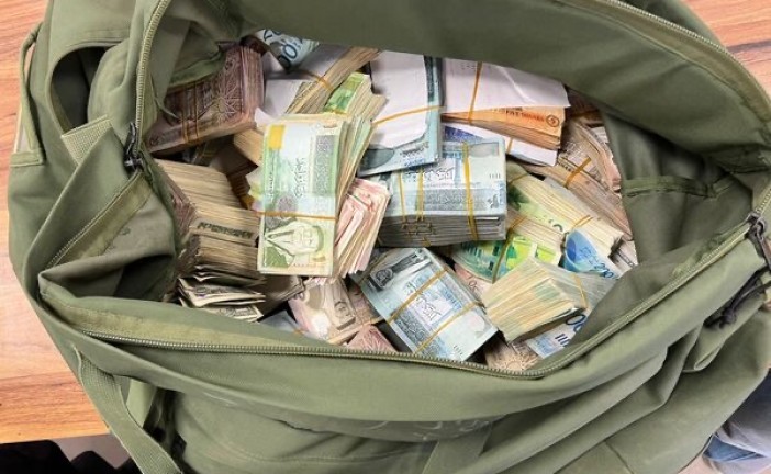 Les forces israéliennes confisquent des fonds terroristes d’une valeur de plus d’un million de shekels