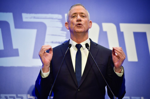 Benny Gantz gives a statement to the media in Tel Aviv on February 28, 2019. Photo by Flash90