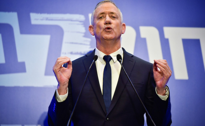 Benny Gantz estime que l’Autorité palestinienne doit non seulement condamner le terrorisme, mais aussi le combattre