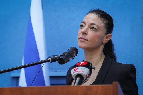 Minister of Transportation, Merav Michaeli, holds a press conference announcing her intention to require by law the installation of identification plates on scooters and electric bicycles, in Tel Aviv, September 14, 2022. Photo by Flash90 *** Local Caption *** אופניים חשמליים לוחית זיהוי תל אביב שרת התחבורה מרב מיכאלי