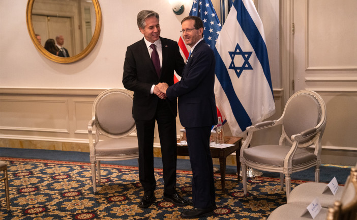 Le président de l’État Israël s’entretient avec Anthony Blinken et Nancy Pelosi lors de sa visite aux États-Unis