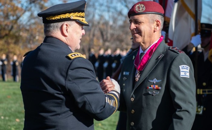 L’armée américaine décerne la légion du mérite au chef d’état-major de Tsahal