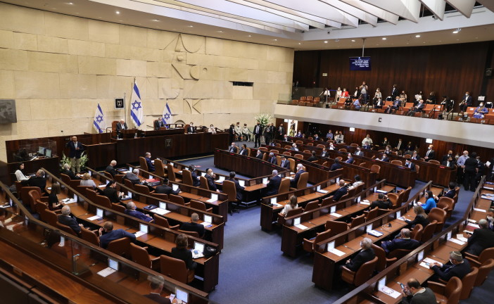 Élections israéliennes : la coalition adopte une nouvelle loi fondamentale en dernière lecture à la Knessett