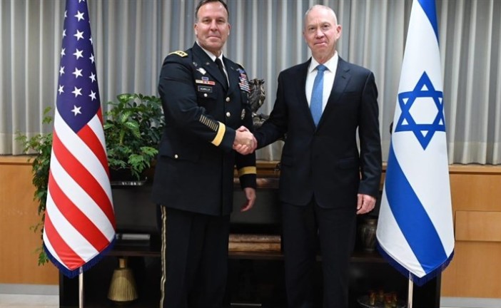 Le ministre israélien de la Défense rencontre le chef du CENTCOM à Tel-Aviv