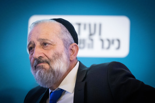 Shas Head Aryeh Deri at Kikar HaShabbat conference in the Waldorf Astoria Jerusalem Hotel, September 12, 2022. Photo by Yonatan Sindel/Flash90 *** Local Caption *** בחירות 2022 כיכר השבת כנס אתר חדשות אריה דרעי ש"ס