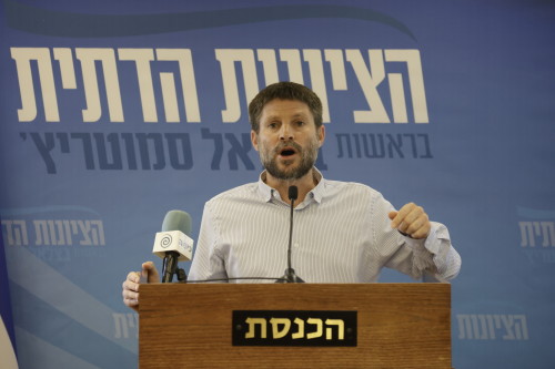 Head of the Religious Zionist Party MK Bezalel Smotrich  gives a press statement at the Knesset, the Israeli parliament in Jerusalem, on June 21, 2021. Photo by Olivier FItoussi/Flash90 *** Local Caption *** äöäøä ëðñú äöéåðåú äãúéú áöìàì ñîåèøéõ