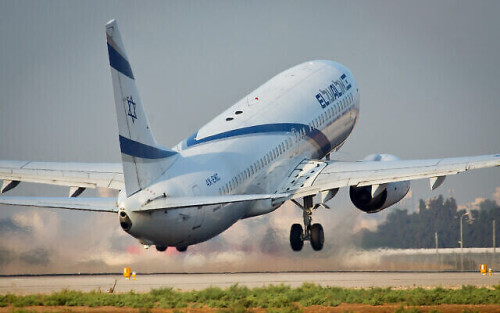 An El Al airline plane taking off at the Tel Aviv Ben Gurion Airport. September 3, 2014. Photo by Moshe Shai/Flash90  *** Local Caption *** àì òì èéñä èéñåú îèåñ ùãä úòåôä îèåñ