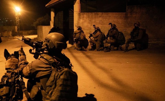 Les forces israéliennes arrêtent le terroriste qui a perpétré une fusillade à Jérusalem, lors d’un raid à Naplouse
