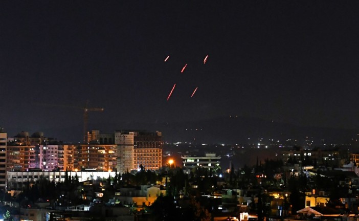 L’État d’Israël aurait attaqué des usines d’armements iraniennes secrètes en Syrie