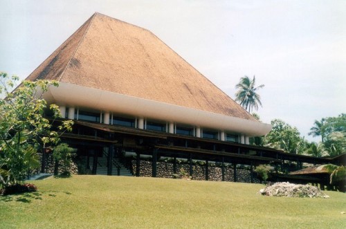 800px-Fiji-Parliament_2000[1]