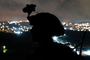 Les forces israéliennes arrêtent seize personnes recherchées dans toute la Judée-Samarie