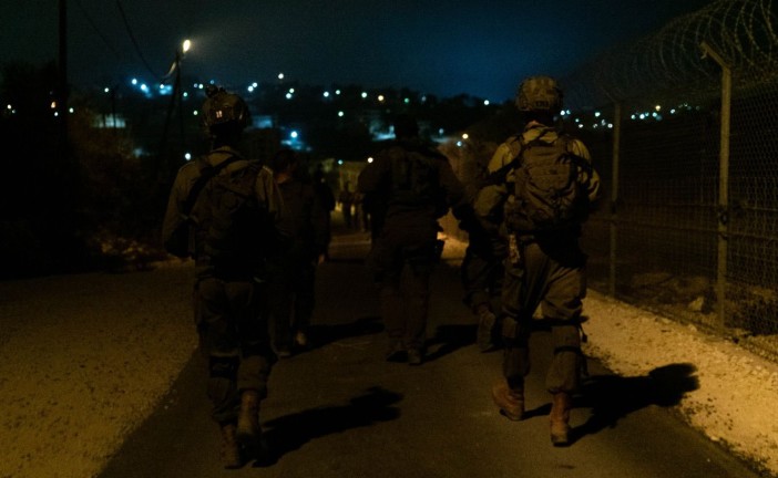 Les forces israéliennes arrêtent huit personnes recherchées dans toute la Judée-Samarie