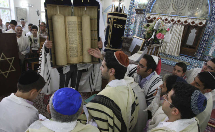 Iran : Les responsables communautaires conseillent aux juifs iraniens de ne pas célébrer en public la fête de Roch Hachana