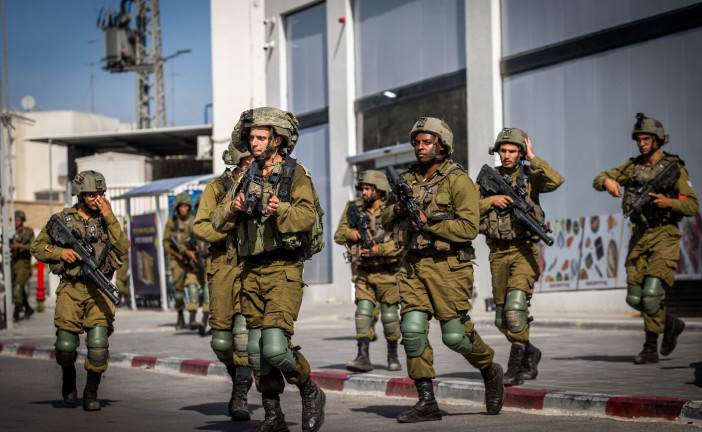 Israël en guerre : Tsahal affirme avoir repris la totalité des localités israéliennes proches de Gaza