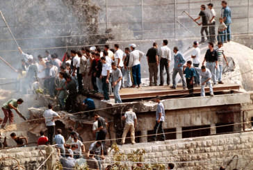 Des terroristes palestiniens attaquent cinq israéliens au Tombeau de Yossef, une personne blessée
