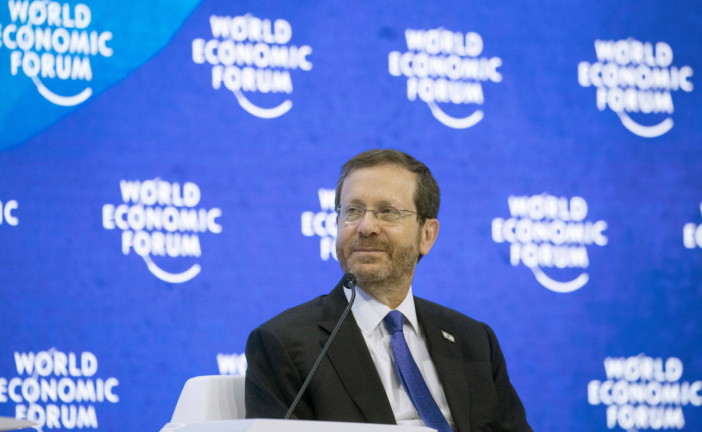 Israël en guerre : Isaac Herzog se rendra demain au forum économique mondial de Davos avec des familles d’otages israéliens